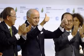 COP21 : adoption de l'Accord de Paris sur les changements climatiques 