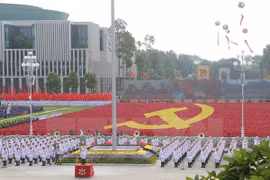 La commémoration du 70e anniversaire de l'indépendance du Vietnam sur la place Ba Dinh à Hanoi.