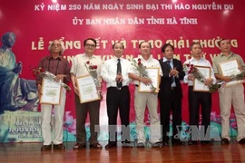 Ha Tinh : cérémonie de remise des 6es prix littéraires Nguyên Du 