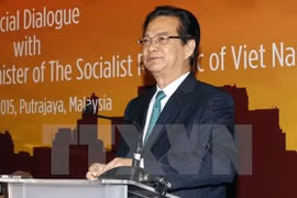 Le PM rend visite à l’Ambassade du Vietnam en Malaisie 