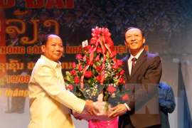 La Journée traditionnelle de la police populaire du Vietnam célébrée au Laos