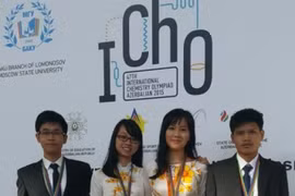 Quatre élèves vietnamiens primés aux Olympiques internationales de chimie 2015 