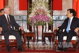 Le chef de l'État reçoit le Président du Sénat tchèque 