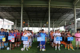 Tournoi de football pour les Vietnamiens au Laos