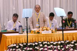 Myanmar : le président rassurant sur le transfert du pouvoir à Aung San Suu Kyi