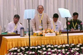 Myanmar : le président rassurant sur le transfert du pouvoir à Aung San Suu Kyi