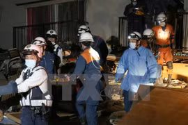 Nguyen Xuan Phuc présente ses condoléances au PM japonais Shinzo Abe