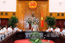 Le PM Nguyen Xuan Phuc travaille avec les responsables de Bac Lieu