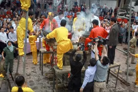 Fonte d'un tambour en bronze pour les rois de la dynastie des Ly