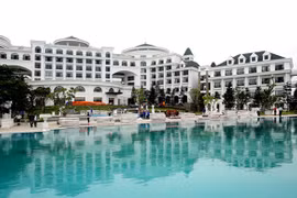 Faire de Ha Long une ville côtière touristique moderne en 2020