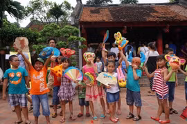 La fête des masques traditionnels en papier mâché