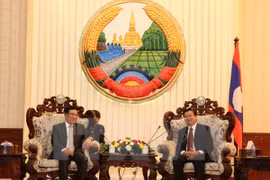 Le vice-PM Pham Binh Minh rencontre des dirigeants laotiens