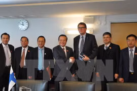 Le Vietnam et la Finlande renforcent les relations entre assemblées