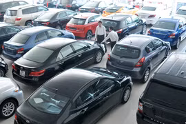 90.000 automobiles importées au Vietnam en 10 mois 