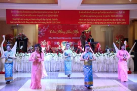 Les Viet kieu au Laos se félicitent du succès des Congrès nationaux des deux pays