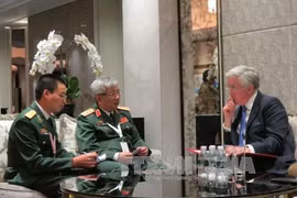 Dialogue Shangri-La : rencontres entre chefs de délégations du Vietnam et de l'UE