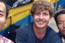 Les recherches du touriste britannique disparu dans le Parc national de Hoàng Lien Son continuent