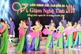 Ouverture du festival de chants populaires "vi" et "giam" de Nghê Tinh 2016