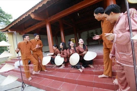 Au pays du chant folklorique Vi, Giam 
