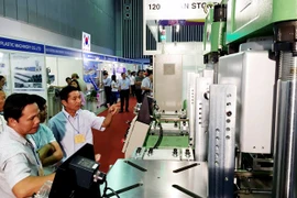 Ouverture de l'exposition internationale de l’industrie du plastique et du caoutchouc 2016