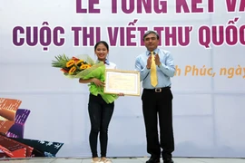 Une élève vietnamienne gagne le 45e concours de compositions épistolaires de l’UPU