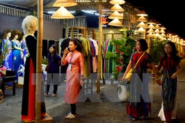 Plus de 30.000 visiteurs au Festival de l'"ao dai" Hanoï 2016