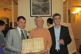 Présentation d’un manuscrit ancien Histoire de Luc Vân Tiên en trois langues