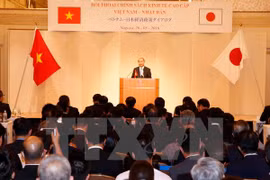 Le PM Nguyen Xuan Phuc au Dialogue sur la politique économique Vietnam-Japon