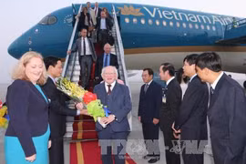 Le président irlandais entame sa visite d'État au Vietnam