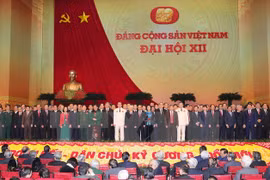 Des amis laotiens se réjouissent du succès du Congrès national du PCV 