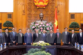 Le Premier ministre Nguyen Xuan Phuc reçoit les ambassadeurs de neuf pays de l'ASEAN