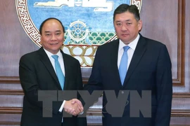 Le PM Nguyen Xuan Phuc rencontre le président du Parlement mongol 