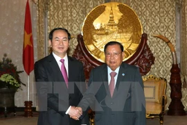 Développement des relations avec le Laos et le Cambodge