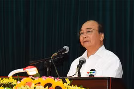 Le Premier ministre Nguyen Xuan Phuc rencontre des électeurs de Hai Phong 