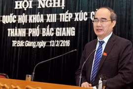 Des dirigeants rencontrent l’électorat dans diverses localités