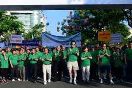 Marche philanthropique Lawrence S.Ting à Hô Chi Minh-Ville