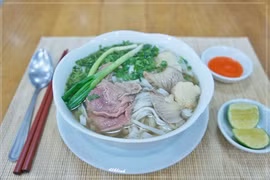 Trois plats vietnamiens figurent dans le top 100 célèbres plats du monde 