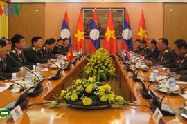 Vietnam et Laos renforcent leur coopération dans la défense