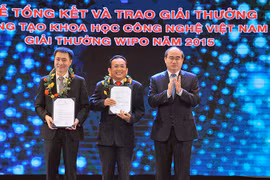 Remise des prix de création scientifico-technique du Vietnam 2015