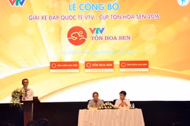 Seize équipes cyclistes à la Coupe VTV-Hoa Sen 2016