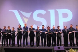 Célébration du 20e anniversaire de la fondation du Parc industriel Vietnam-Singapour