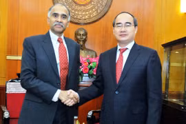 Le chef du FPV accueille les ambassadeurs d'Inde et d'Israël