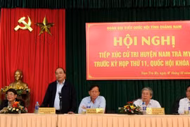 Le vice-PM Nguyên Xuân Phuc rencontre des électeurs de Nam Trà My