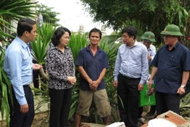 Cadeaux de la vice-présidente à des victimes des inondations catastrophiques de Phu Yên