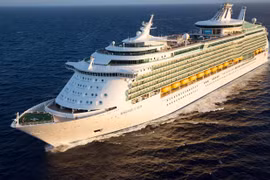 Le port de Chan May accueille le navire de croisière "Mariner of the Seas"