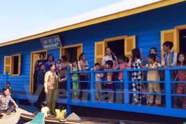 Inauguration d'une école pour enfants Viet kieu au Cambodge 