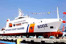 Une délégation d’attachés militaires néerlandais visite la Compagnie générale Song Thu