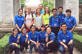 Ces jeunes volontaires contribuent à promouvoir la culture et l’histoire nationales