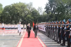 Le secrétaire général du Parti et président du Laos débute sa visite d'amitié officielle au Vietnam