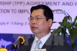 Mesures disciplinaires pour l'ancien ministre de l'Industrie et du Commerce 